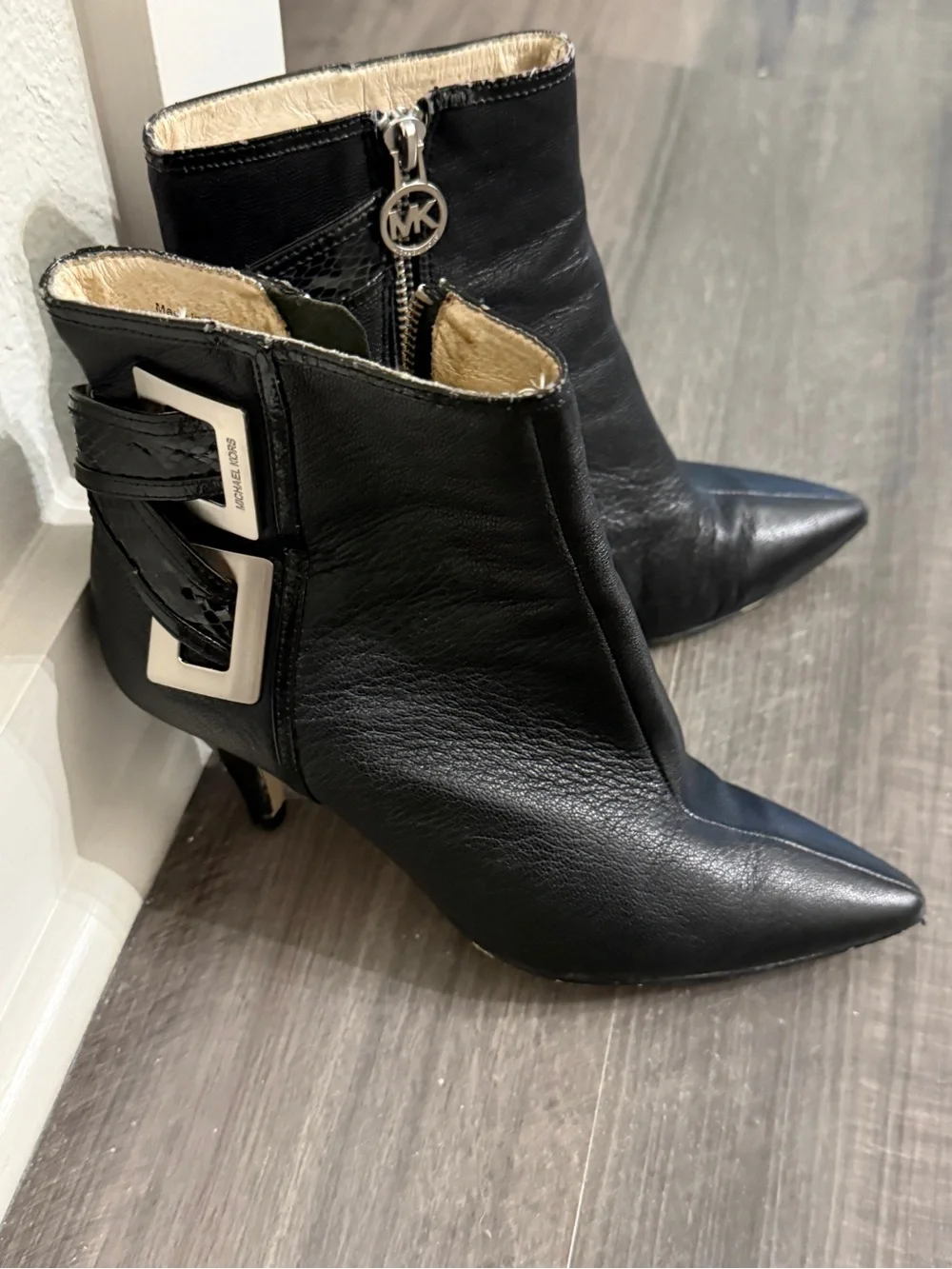 Michael Kors stylish black